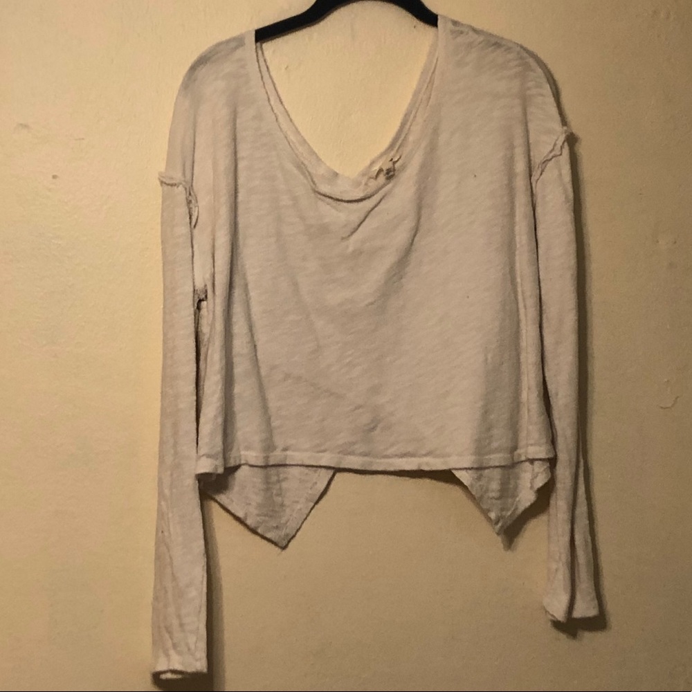 Long sleeve white shirt.